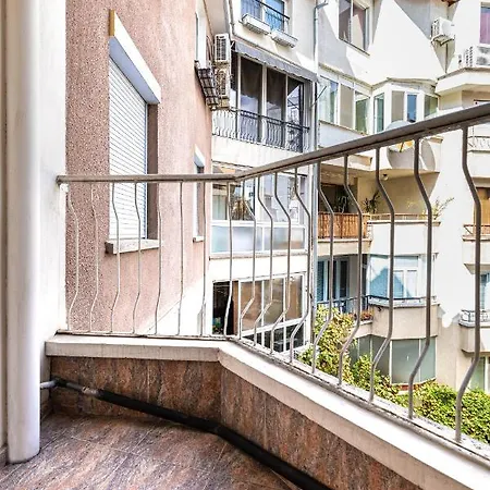 Centrally-located 1bd Near Kapana By Flat Mаnager Пловдив